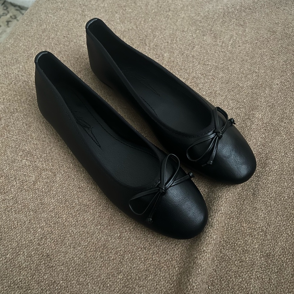 Vegan Black Ballerinas